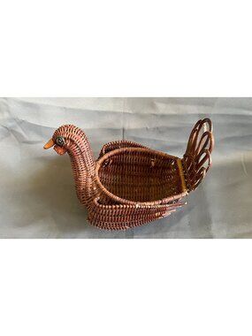 Wicker Duck-Shaped Basket Handmade Decorative Storage Vintage Brown